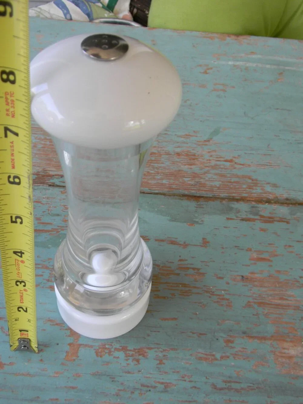 Olde Thompson WHITE/CLEAR ACRYLIC SALT SHAKER 8